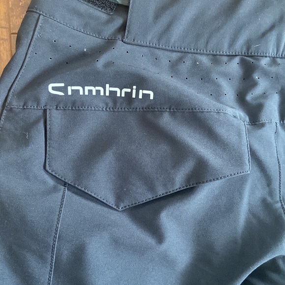 Sombrio Summit Shorts - Women's in Black - Picture 6 of 10